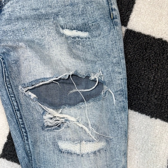 H&M - Light Wash Jean Pants - Picture 9 of 9